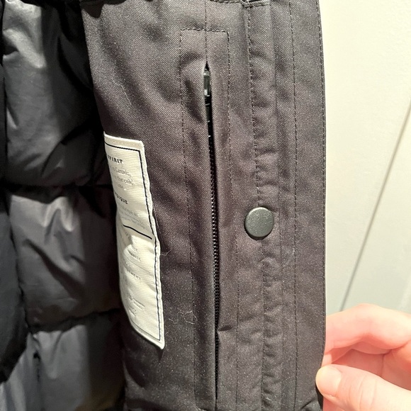 Quartz Co. Goose Down Long Winter Jacket (removable fur) (VERY GOOD CONDITION) - Picture 7 of 9